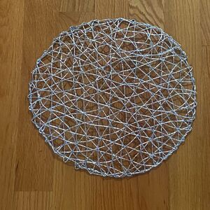 Round Placemats with Wire Nest Design (Set of 4) - Silver - Set of 4